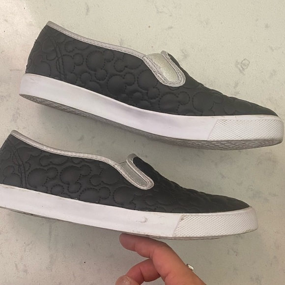 Women's Disney Parks Black Mickey Mouse Slip On Sneakers Shoes - Size: 6 🖤 - Picture 3 of 6